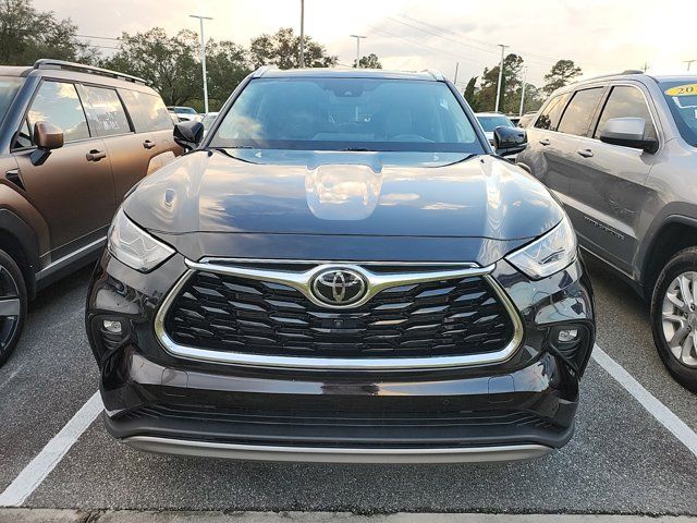 2022 Toyota Highlander Platinum