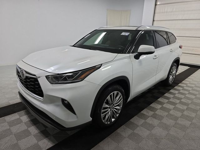 2022 Toyota Highlander Platinum