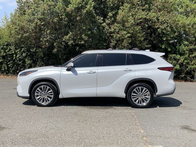 2022 Toyota Highlander Platinum