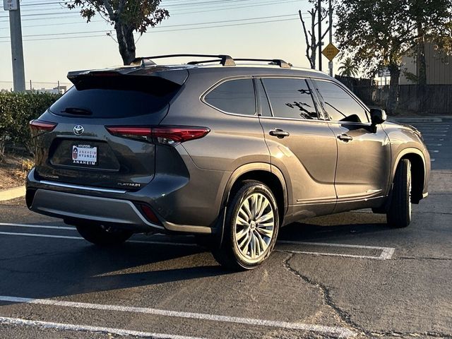 2022 Toyota Highlander Platinum