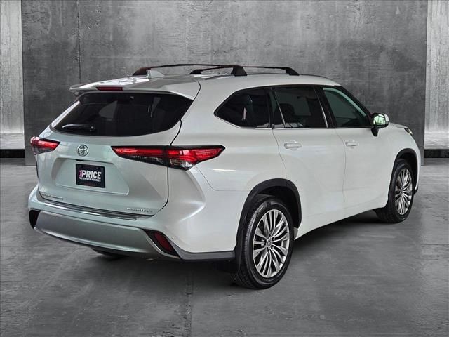 2022 Toyota Highlander Platinum