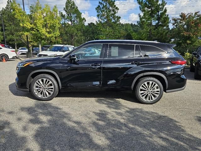 2022 Toyota Highlander Platinum