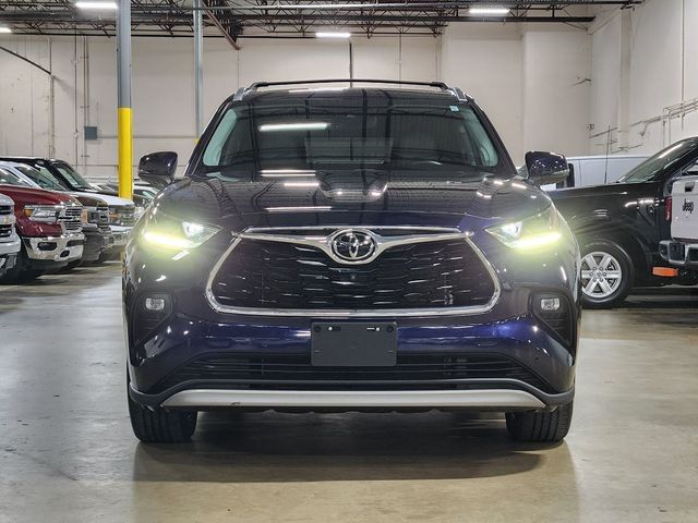 2022 Toyota Highlander Platinum