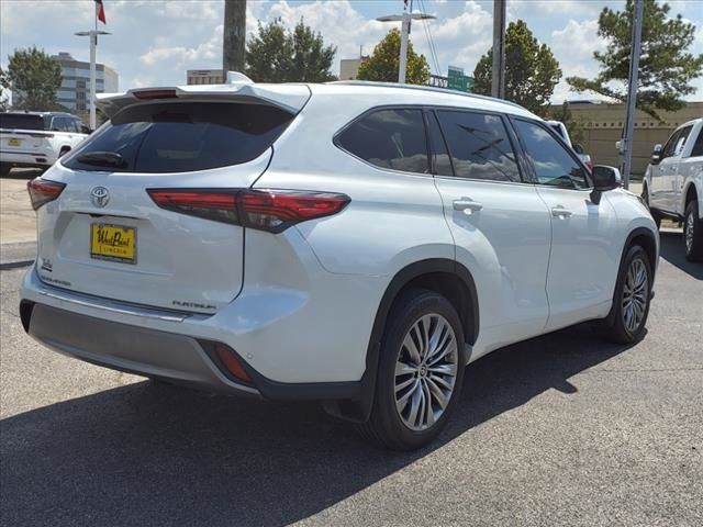 2022 Toyota Highlander Platinum