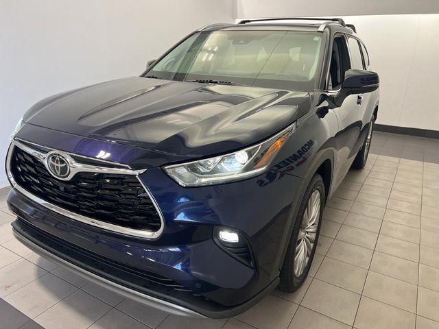 2022 Toyota Highlander Platinum