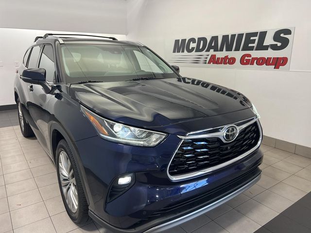 2022 Toyota Highlander Platinum