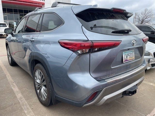 2022 Toyota Highlander Platinum