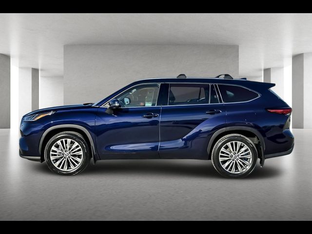 2022 Toyota Highlander Platinum