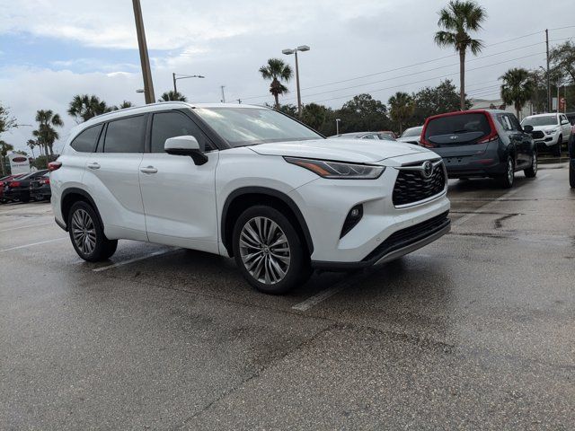 2022 Toyota Highlander Platinum