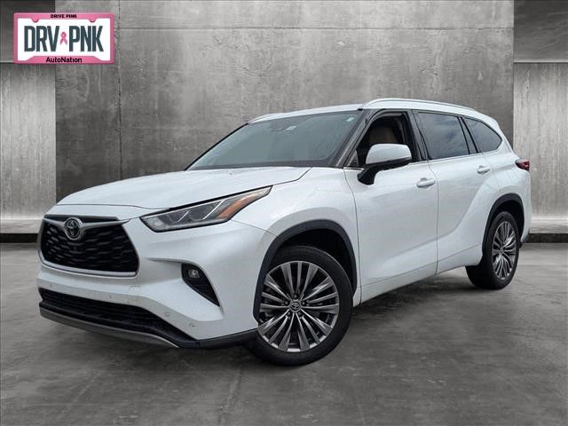 2022 Toyota Highlander Platinum