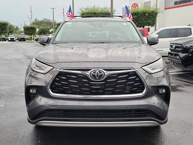 2022 Toyota Highlander Platinum