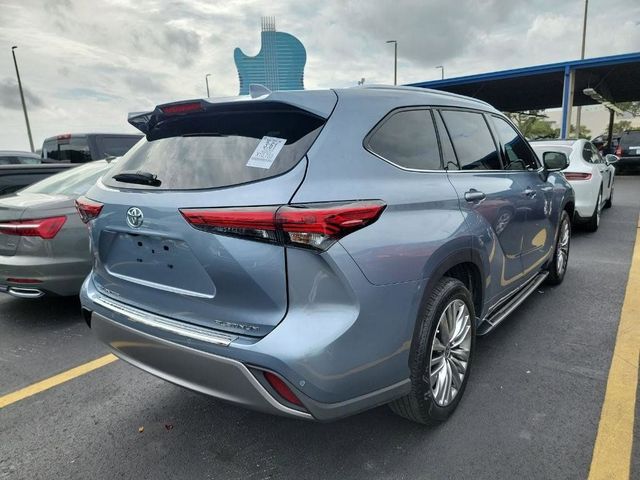 2022 Toyota Highlander Platinum