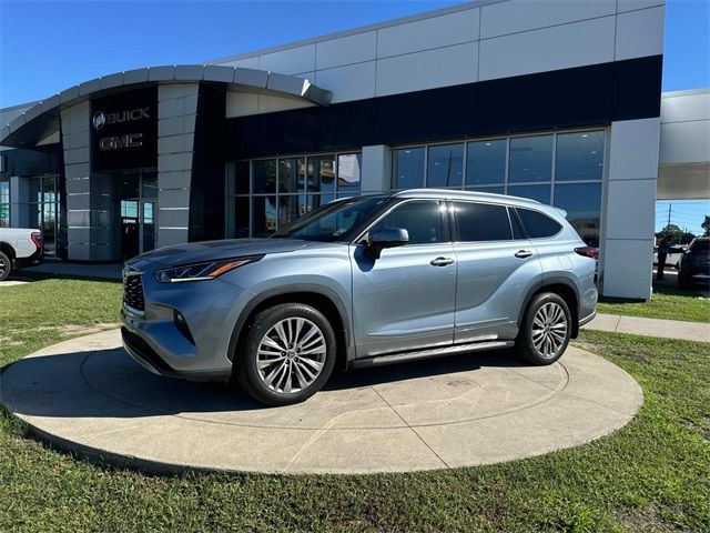 2022 Toyota Highlander Platinum