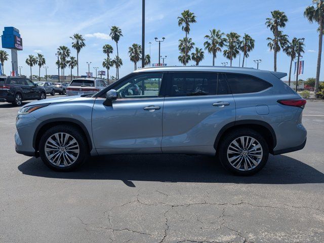2022 Toyota Highlander Platinum
