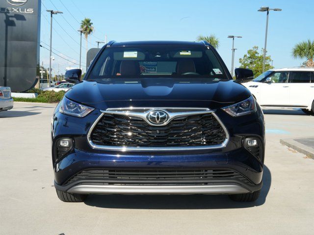 2022 Toyota Highlander Platinum