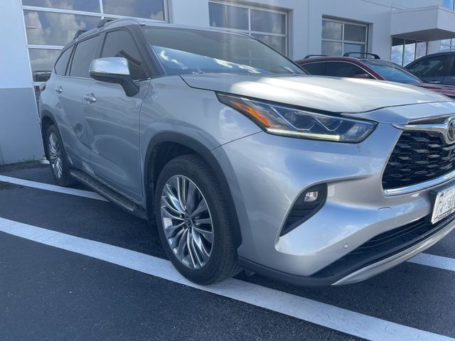 2022 Toyota Highlander Platinum