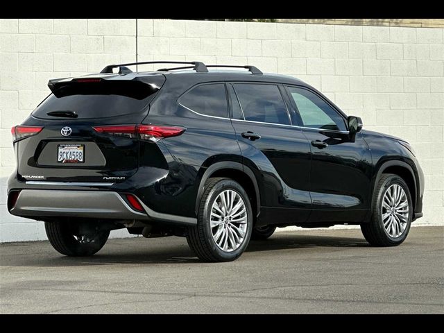 2022 Toyota Highlander Platinum