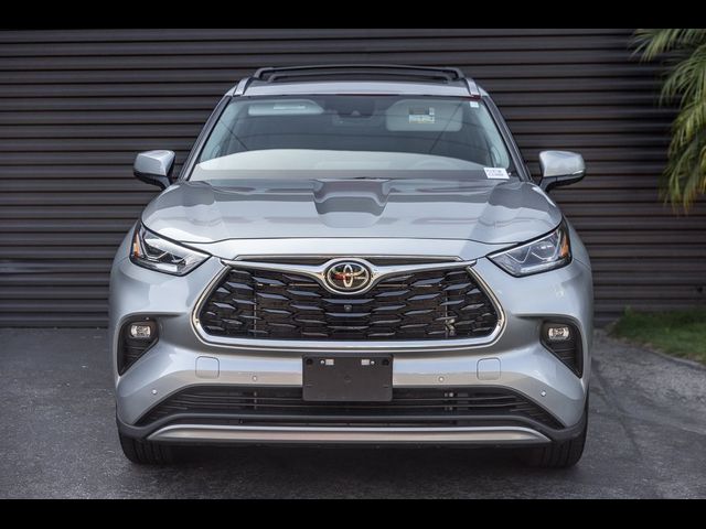 2022 Toyota Highlander Platinum