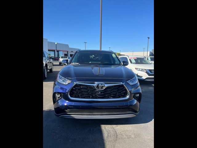 2022 Toyota Highlander Platinum