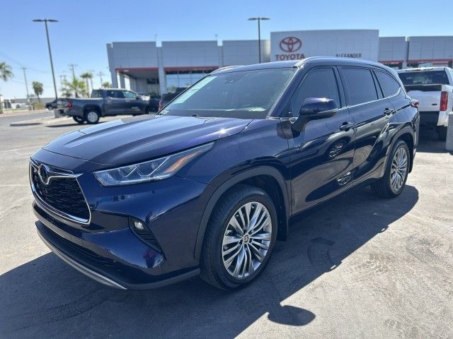 2022 Toyota Highlander Platinum