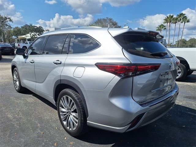 2022 Toyota Highlander Platinum