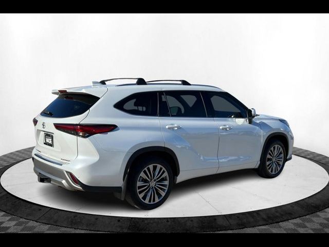 2022 Toyota Highlander Platinum