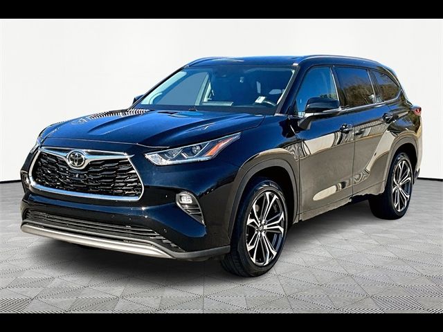 2022 Toyota Highlander Platinum