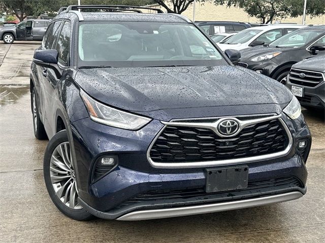 2022 Toyota Highlander Platinum