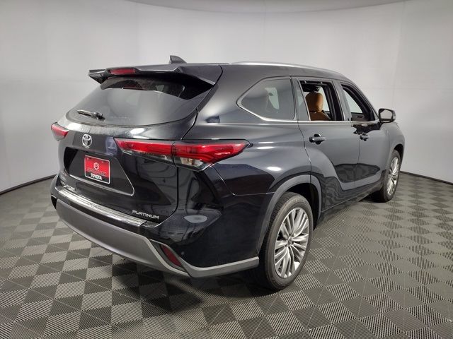 2022 Toyota Highlander Platinum