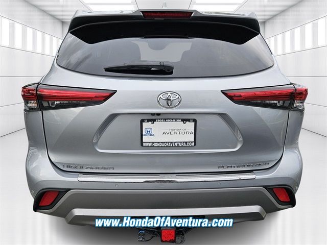 2022 Toyota Highlander Platinum