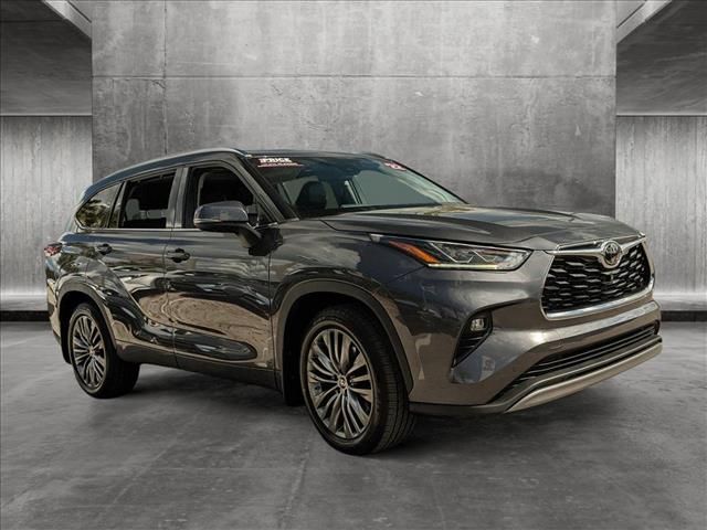 2022 Toyota Highlander Platinum