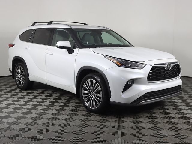 2022 Toyota Highlander Platinum