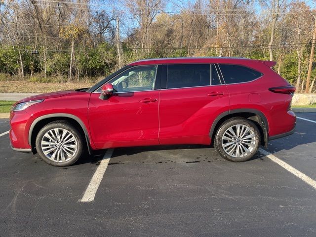 2022 Toyota Highlander Platinum