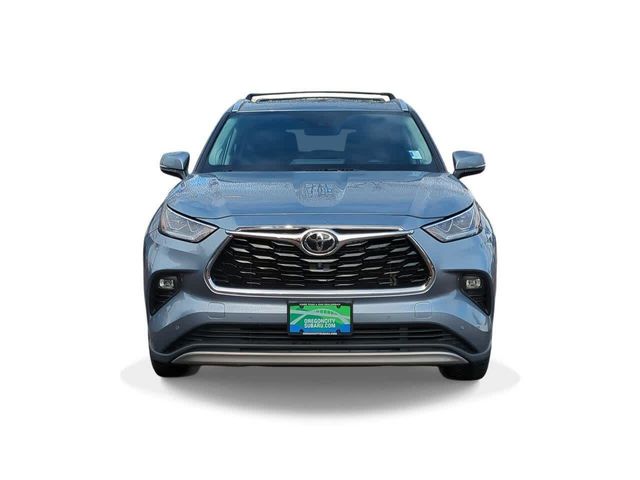 2022 Toyota Highlander Platinum