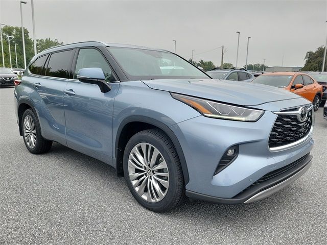 2022 Toyota Highlander Platinum