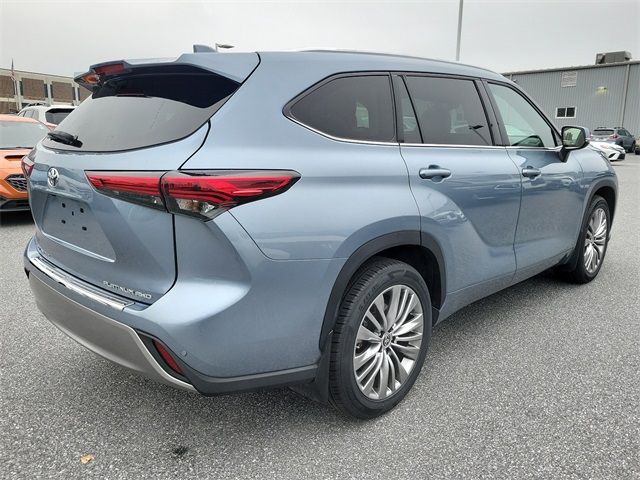 2022 Toyota Highlander Platinum