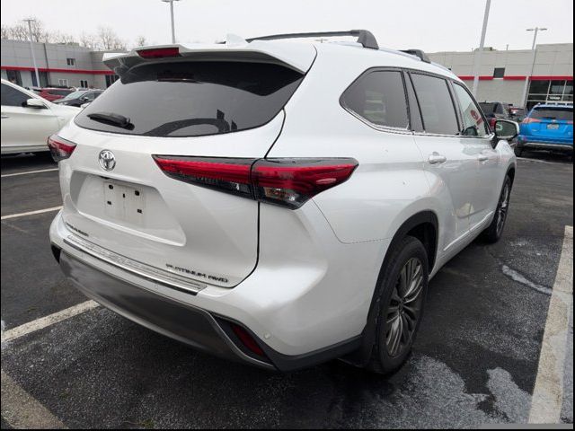 2022 Toyota Highlander Platinum