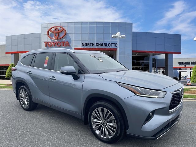 2022 Toyota Highlander Platinum