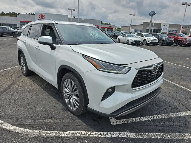 2022 Toyota Highlander Platinum