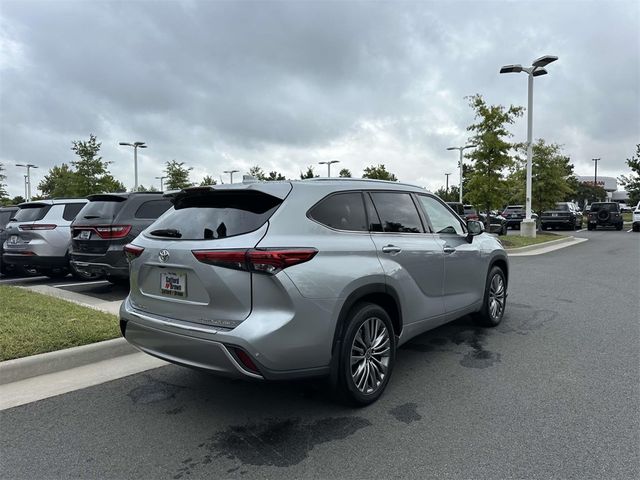 2022 Toyota Highlander Platinum