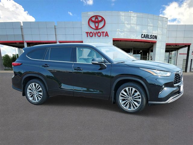 2022 Toyota Highlander Platinum