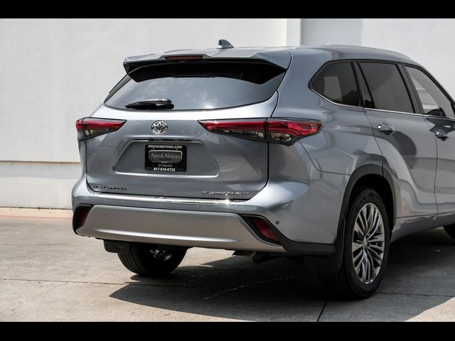 2022 Toyota Highlander Platinum