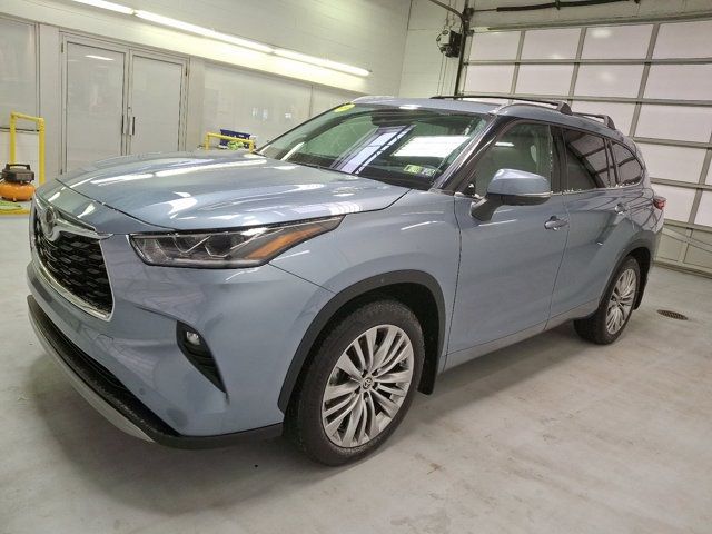 2022 Toyota Highlander Platinum