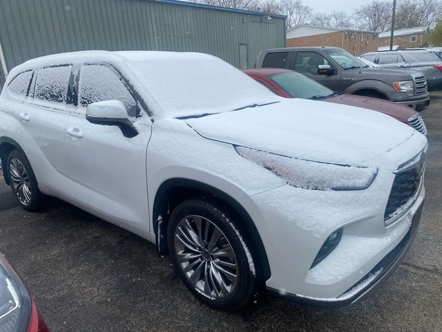 2022 Toyota Highlander Platinum