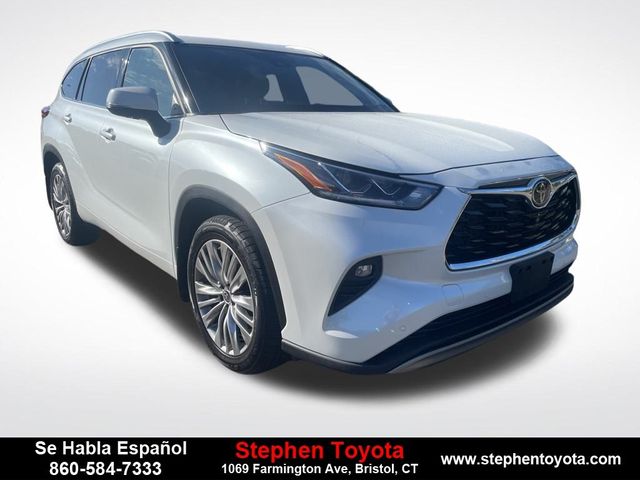 2022 Toyota Highlander Platinum