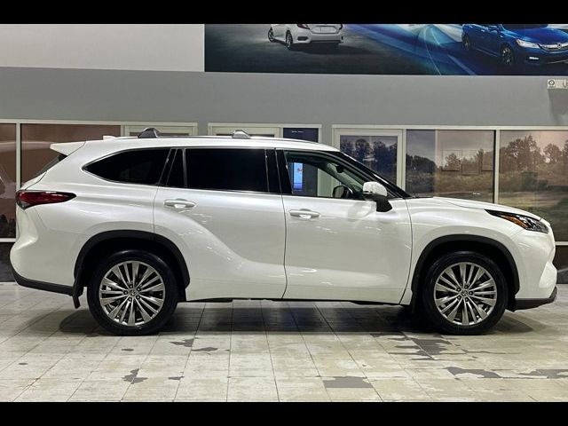 2022 Toyota Highlander Platinum