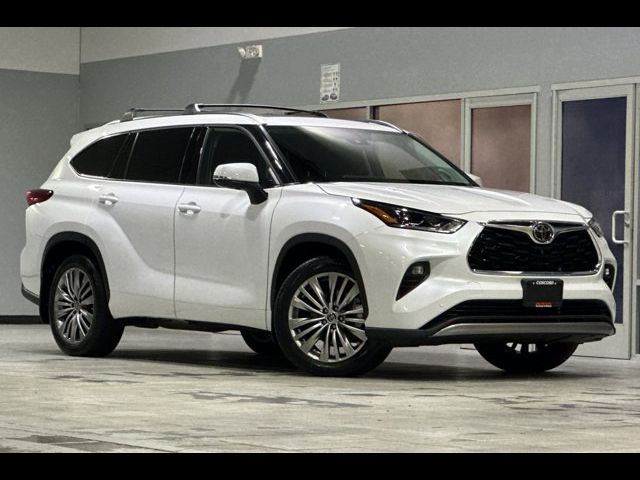 2022 Toyota Highlander Platinum