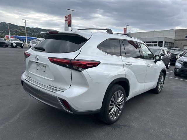 2022 Toyota Highlander Platinum