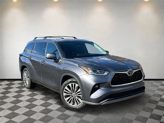 2022 Toyota Highlander Platinum