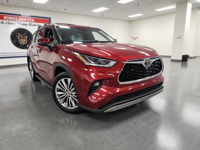 Used 2022 Toyota Highlander with AWD For Sale in Cincinnati, OH | Auto ...